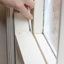 Gapseal being fitted using the Free applicator
